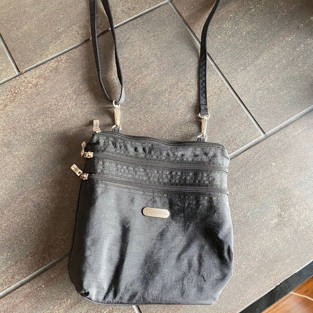 Black and Taupe Baggallini Purse